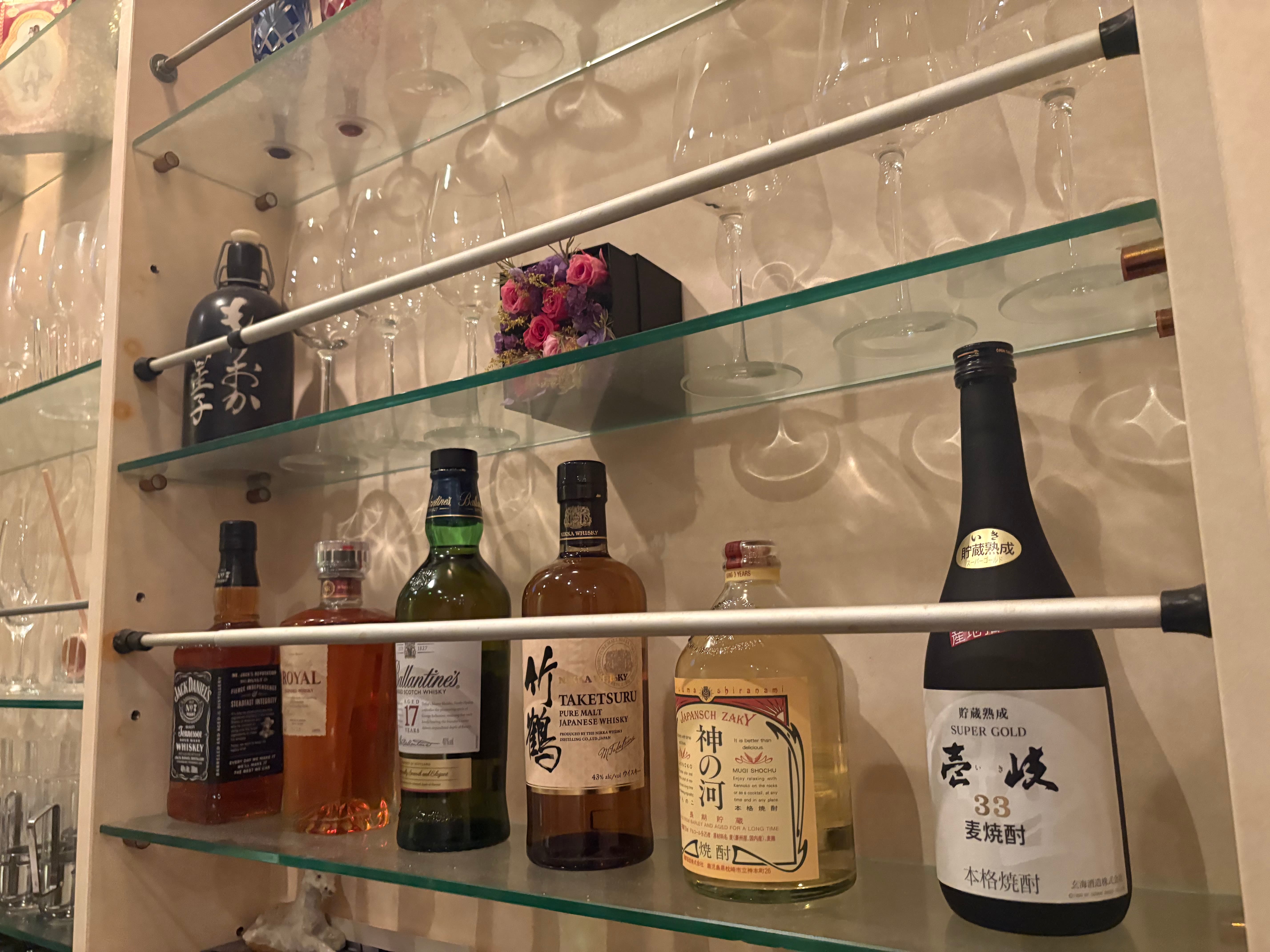 店内に並ぶお酒